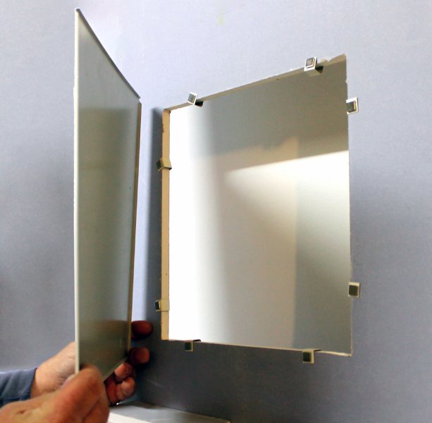 Kryt otvoru 55x55cm SDK 8x magnet